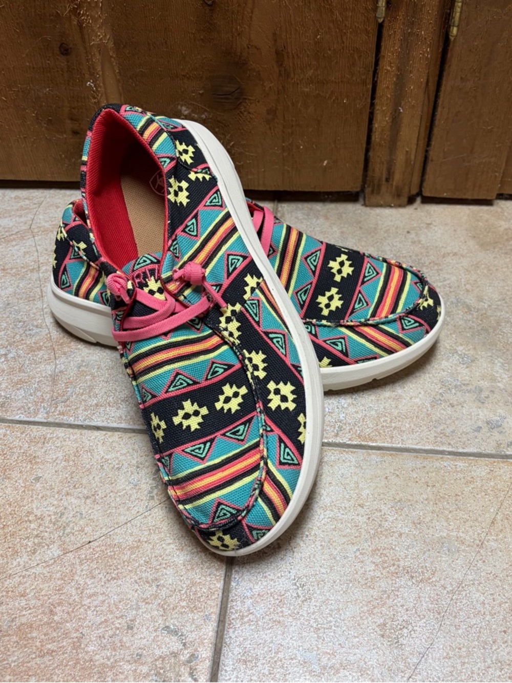 Ariat Hilo
